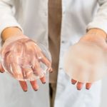 Tipos de implantes de senos y cómo influyen en tu día a día