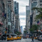 ¿Por Qué las Brechas de Valoración en Nueva York? Mercados Privados y Públicos