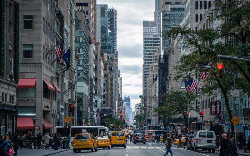 ¿Por Qué las Brechas de Valoración en Nueva York? Mercados Privados y Públicos
